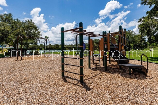 Building Photo - Spacious 4/3 in Independence Available Now!