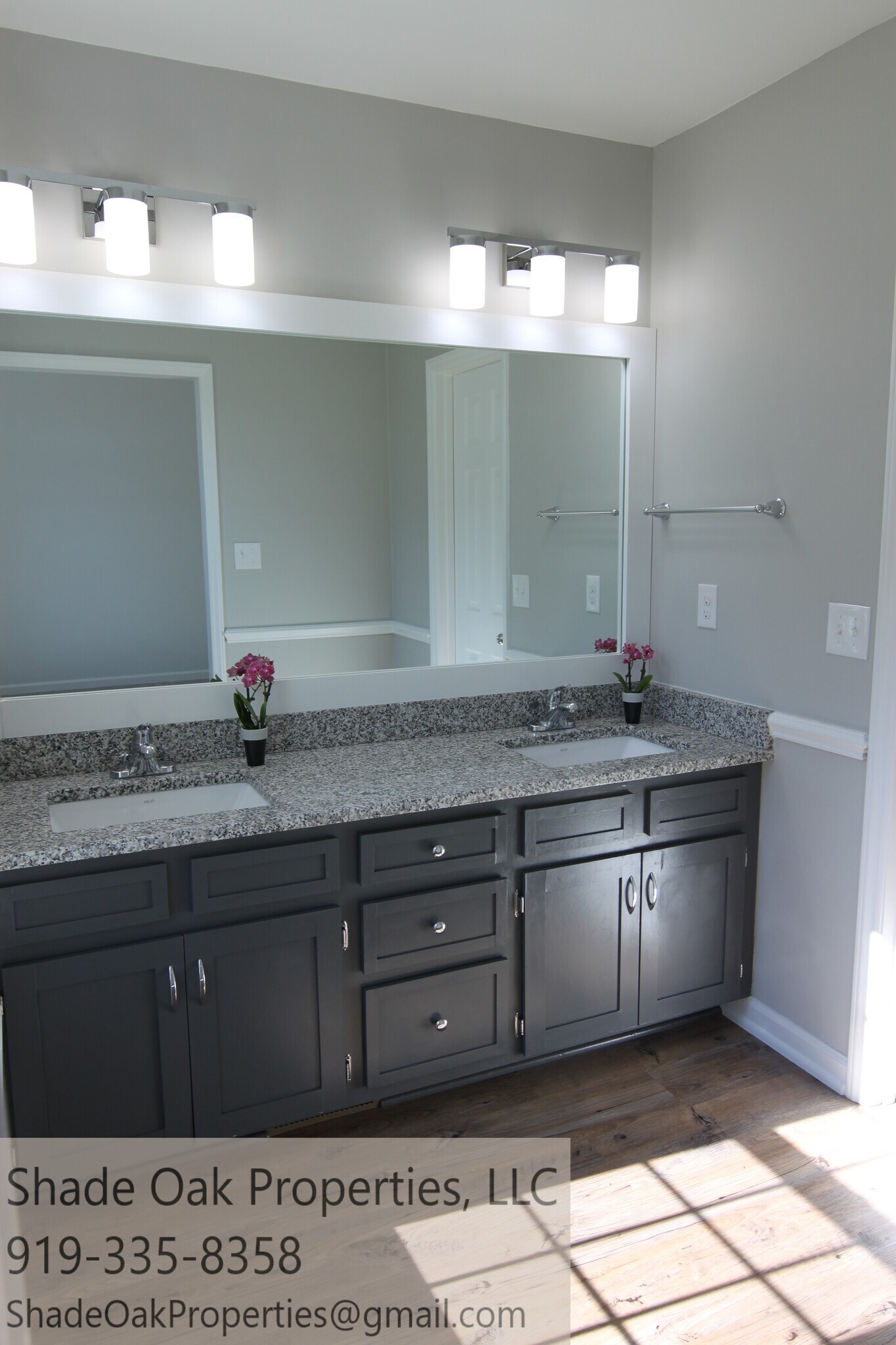 Master Bathroom - 8608 Manns Loop Rd