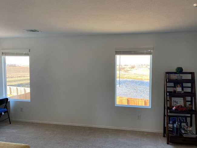 Building Photo - 252 Tugboat Annie Wy