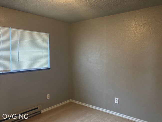 Building Photo - 3 br, 1.5 bath House - 225 SPRUCE ST