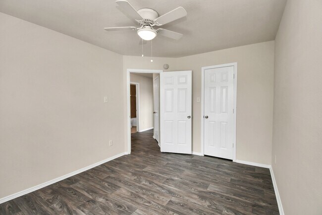 Building Photo - 5618 Gibralter Pl