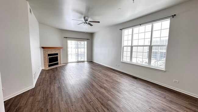 Building Photo - 1435 Cambria Dr