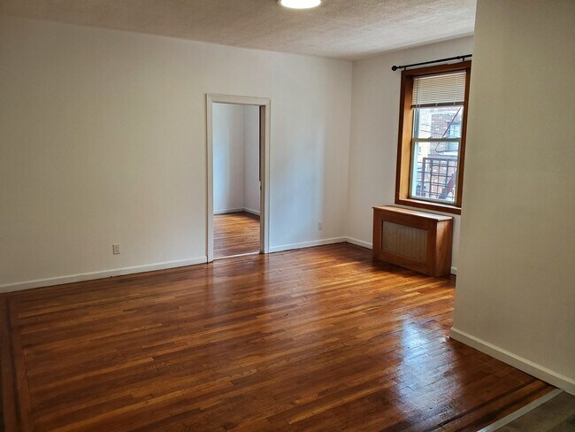 Building Photo - 39 74th St