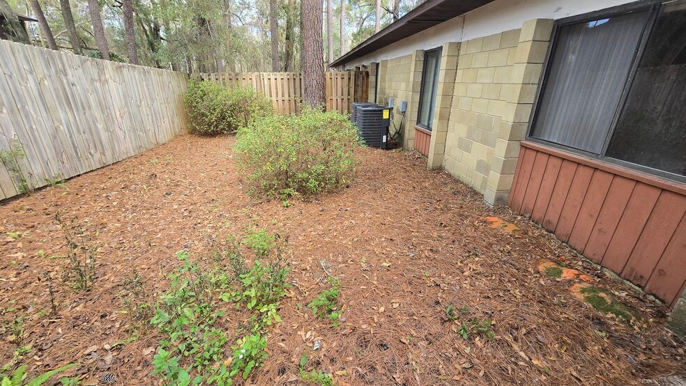 Fenced in yard - 4226 SW 69th Ter