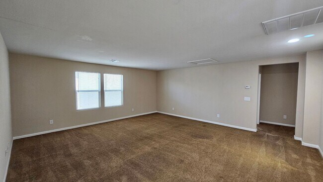 Building Photo - Large 4 bedroom in gated Stetson Trails Community