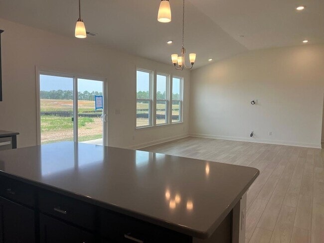 Building Photo - 225 Thomas Gage Dr