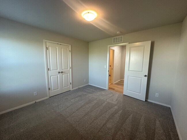 Building Photo - New - 4 bedroom in Bixby - Gated Community with SWIMMING POOL