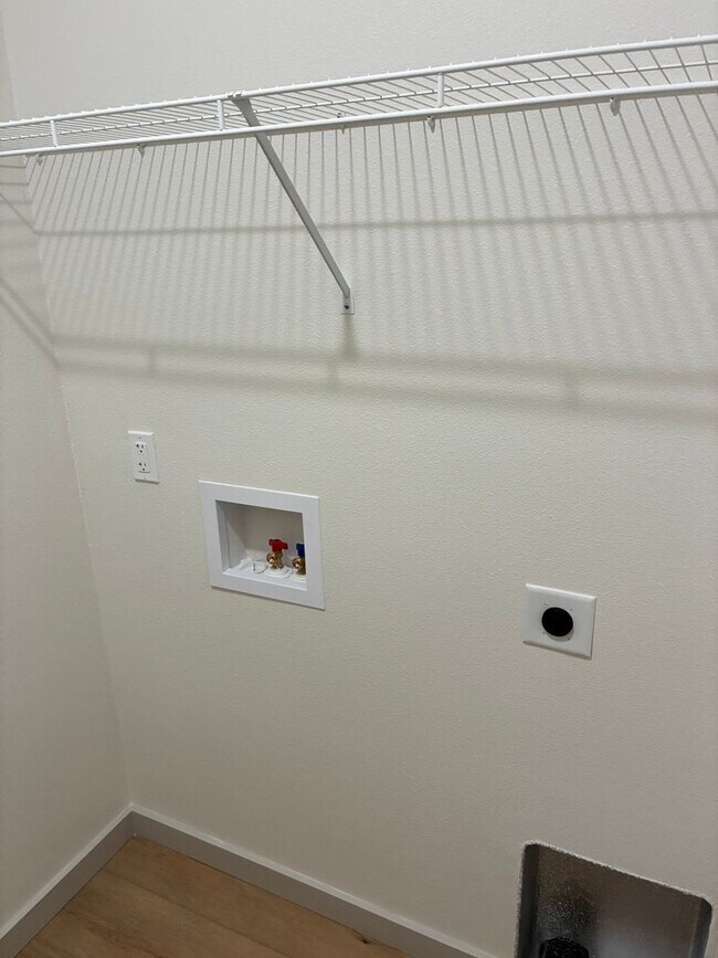 Building Photo - Brand New 2 Bed Home - Springfield MO