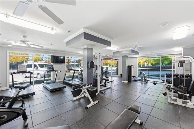 Building Photo - 10 Perimeter Summit Blvd