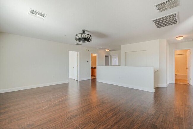 Building Photo - Pending/ Rented - Sahuarita Beauty!