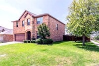Building Photo - 3006 Pinecrest Dr