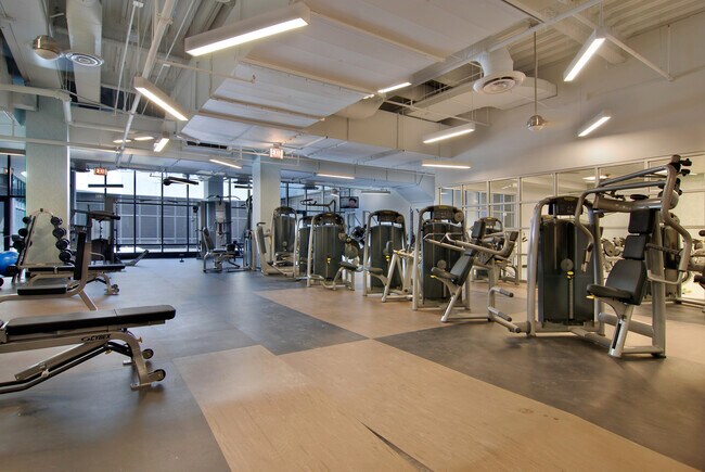 Building Photo - 225 N Columbus Dr