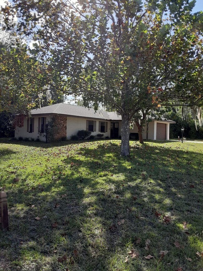Building Photo - Adorable Single Family Home