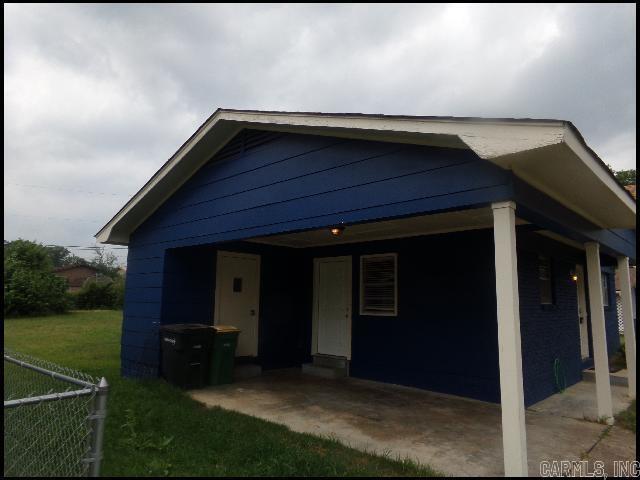 Building Photo - 8115 N Claremont Ave
