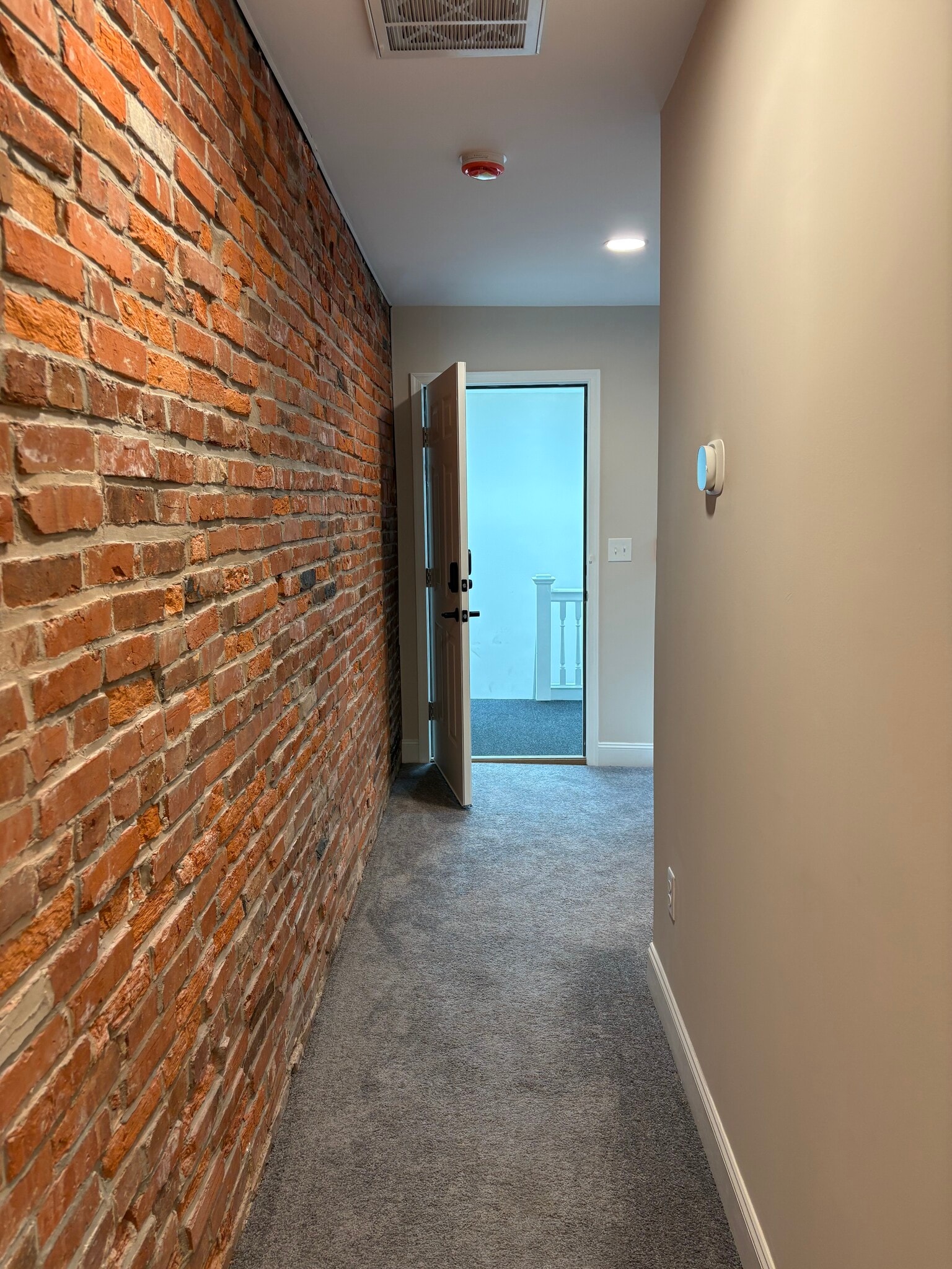 Building Photo - 905 N Orange St