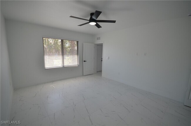 Building Photo - 2132 Barker Blvd