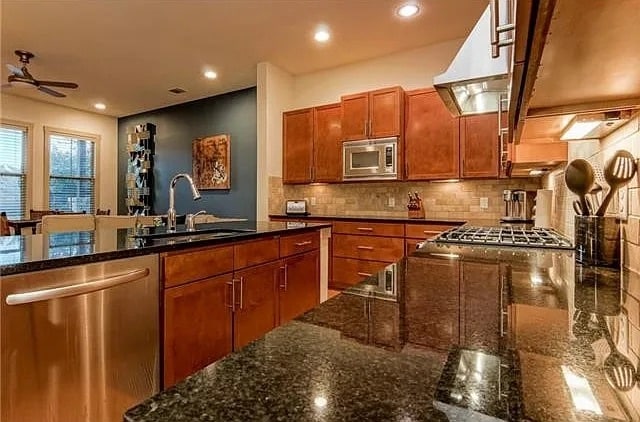Building Photo - 2520 Bluebonnet Ln
