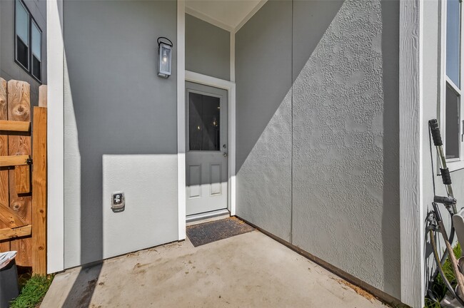 Building Photo - 3223 Cedar Dawn Ln