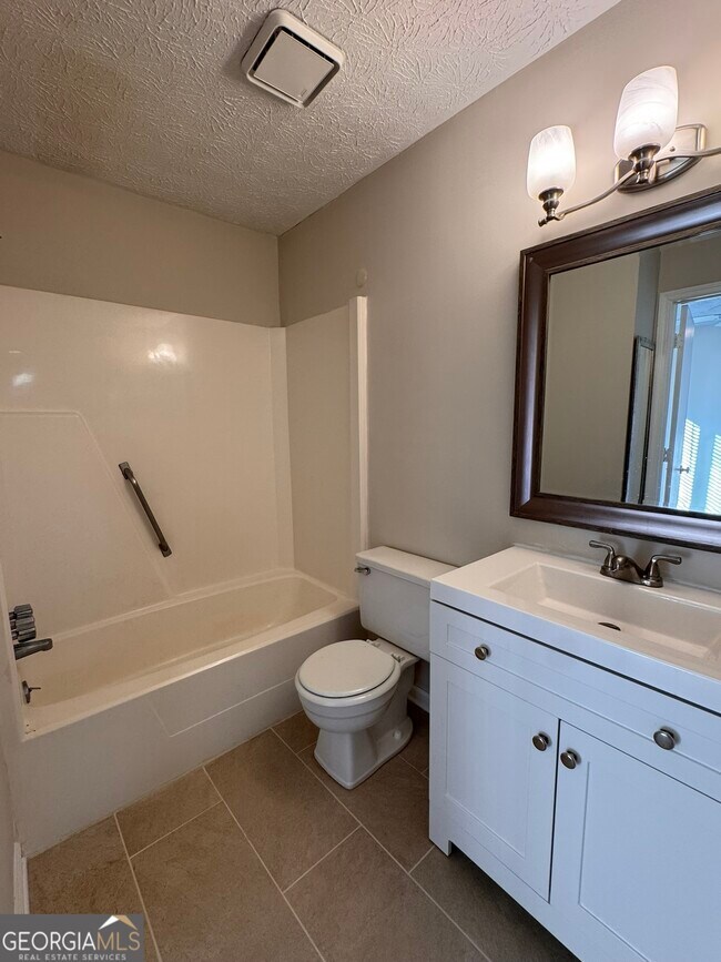 Building Photo - 1717 Wynndowne Trail