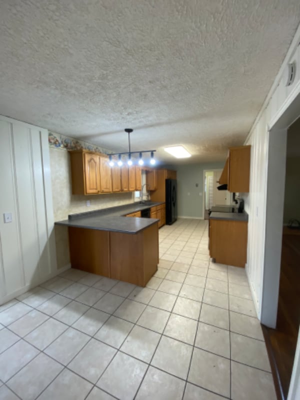 Building Photo - 502 Rock Rd