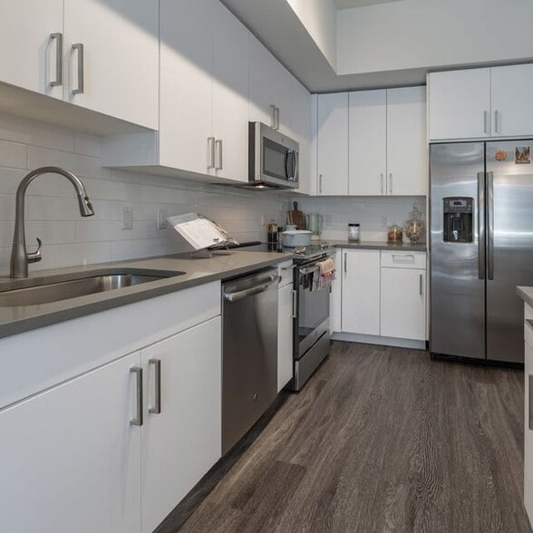 Building Photo - 2701 Biscayne Blvd