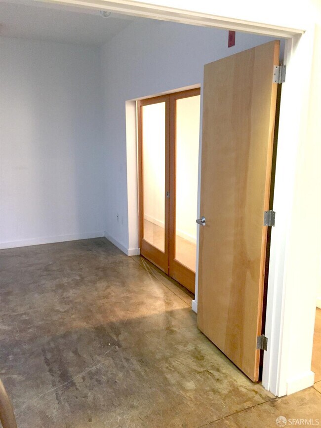 Building Photo - 52 Rausch St