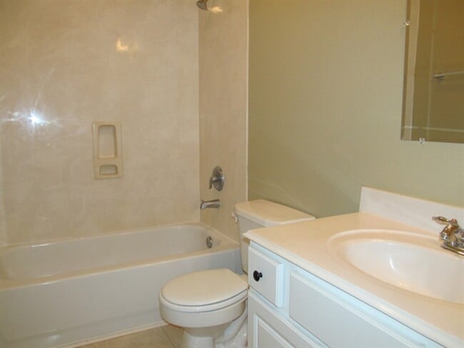 Building Photo - 2338 Colonial Springs Ln