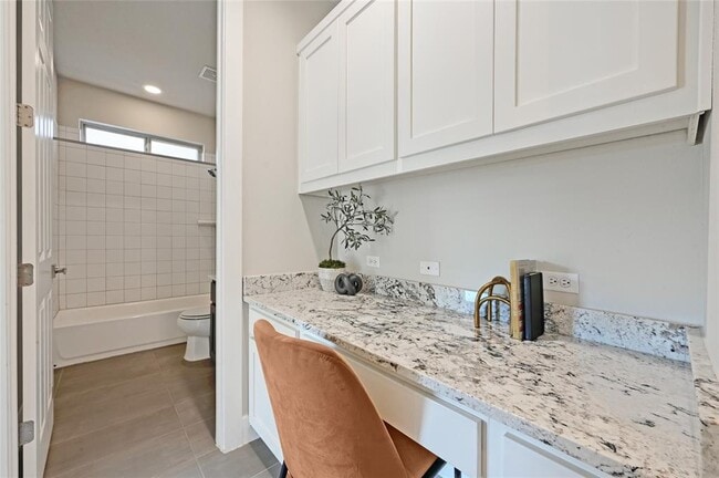 Building Photo - 5013 Paul Thomas Dr