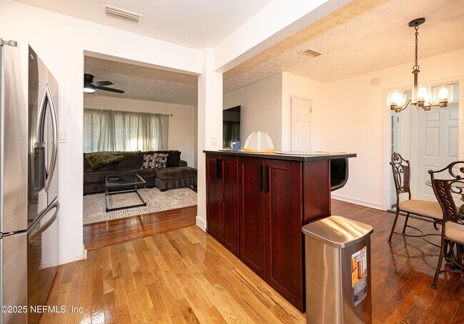 Building Photo - 2339 Broward Rd