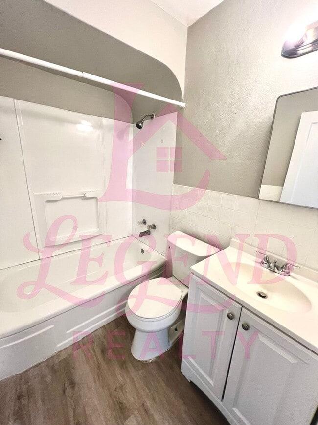 Building Photo - Adorable 3 Bedroom 1 Bathroom Home!