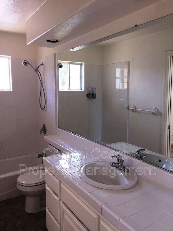 Building Photo - 19227 Sunridge Pl