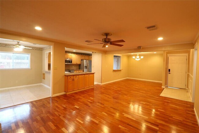 Building Photo - 7911 Fawn Terrace Dr