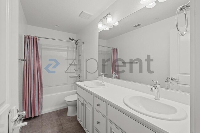 Building Photo - 136 Willowrun Wy