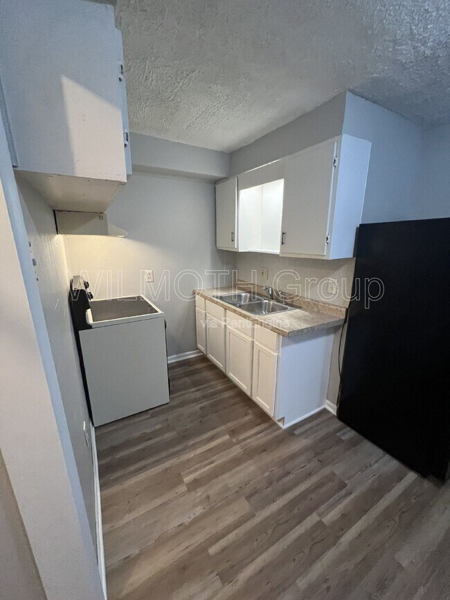 Building Photo - 210 Whitlock Ave