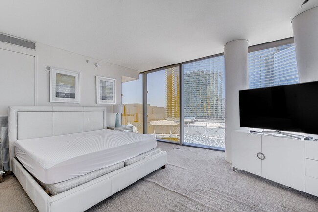 Building Photo - Veer Towers 802W- Stunning Strip and City ...