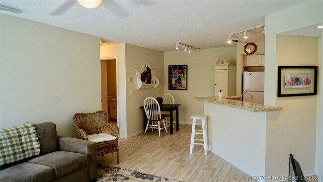 Building Photo - 3330 Pinewalk Dr N