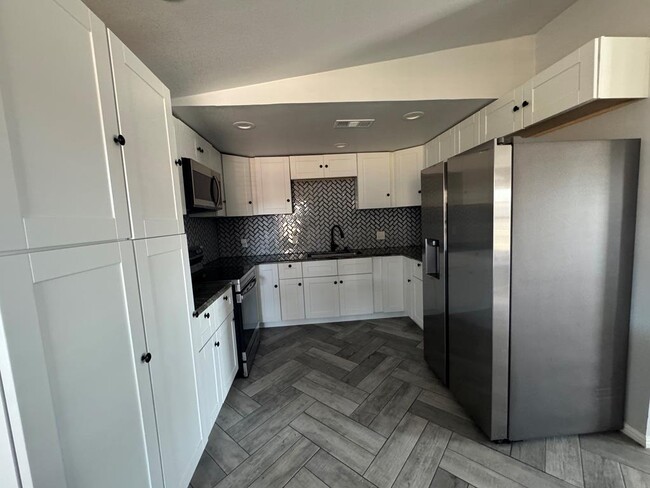 Building Photo - 2700 Cumberland Rd