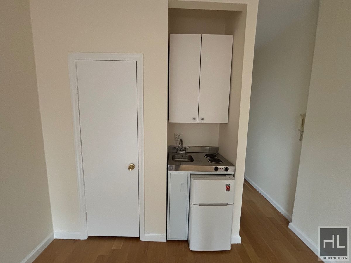 Building Photo - WEST 72 STREET