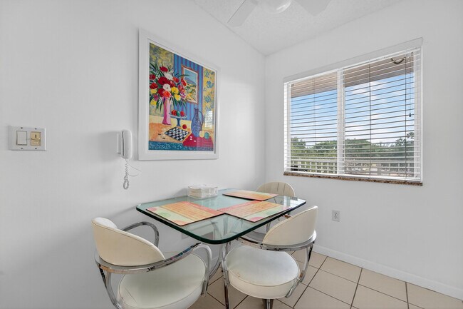 Building Photo - 14095 Royal Vista Dr