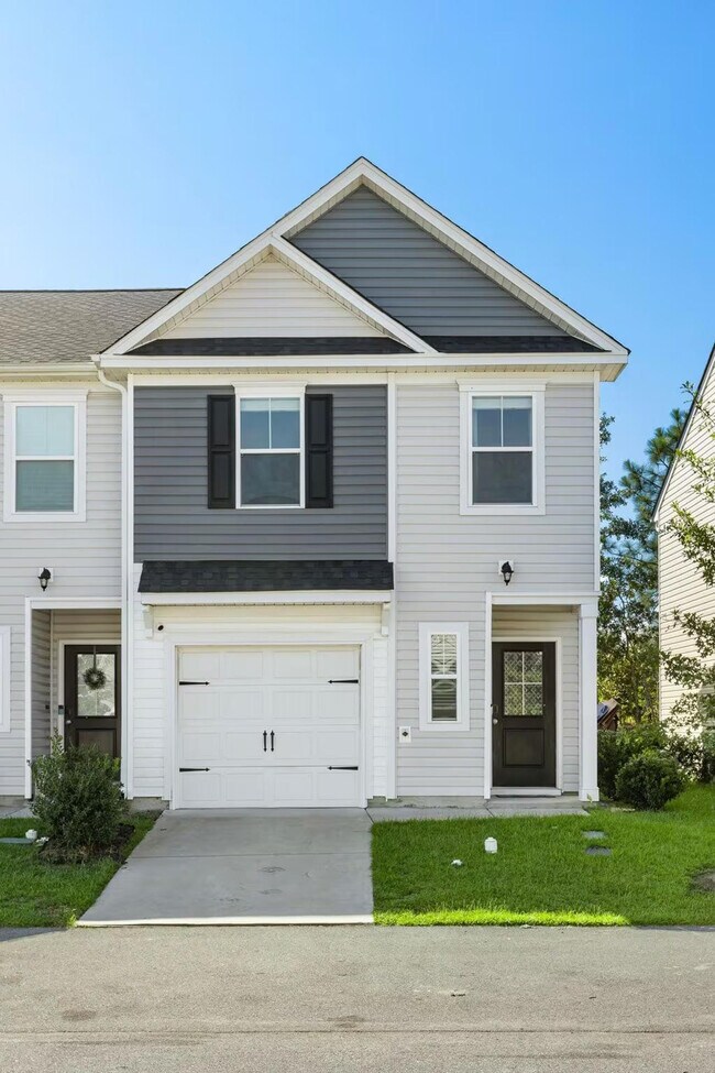 Building Photo - 739 Jacobs Millpond Rd