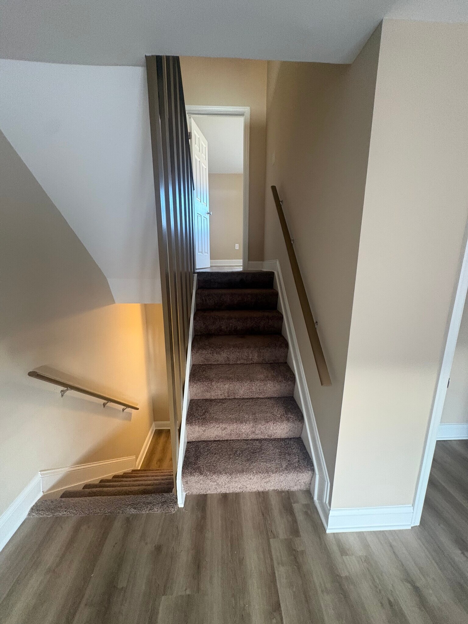 Building Photo - 302 Hendrickson Ln