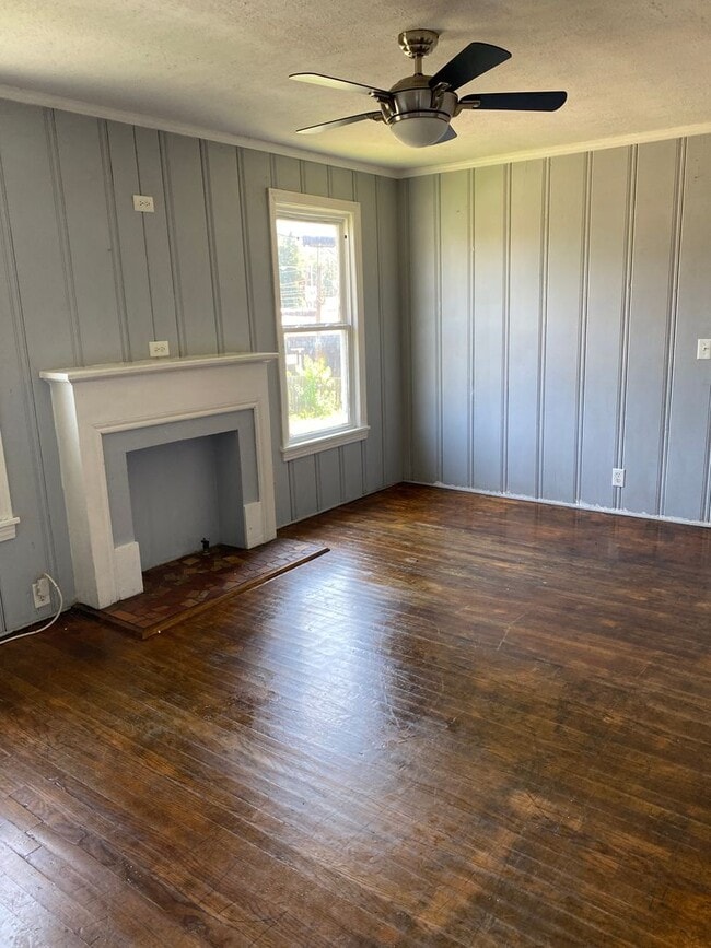 Building Photo - 2501 Malcolm St