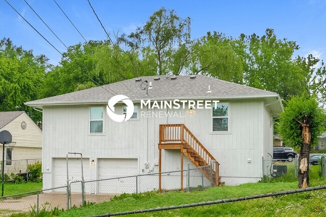 Building Photo - 3 Bedroom Pet-Friendly Home in Leavenworth, KS with Main Street Renewal