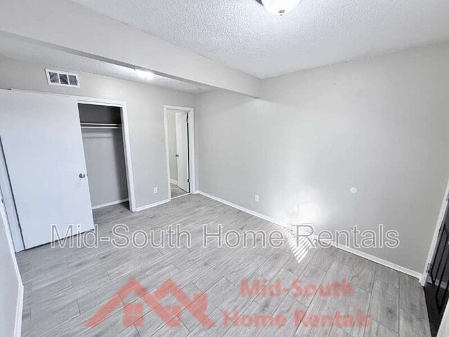 Building Photo - 139 N Claybrook St