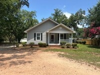 Building Photo - 306 Chinquapin Rd