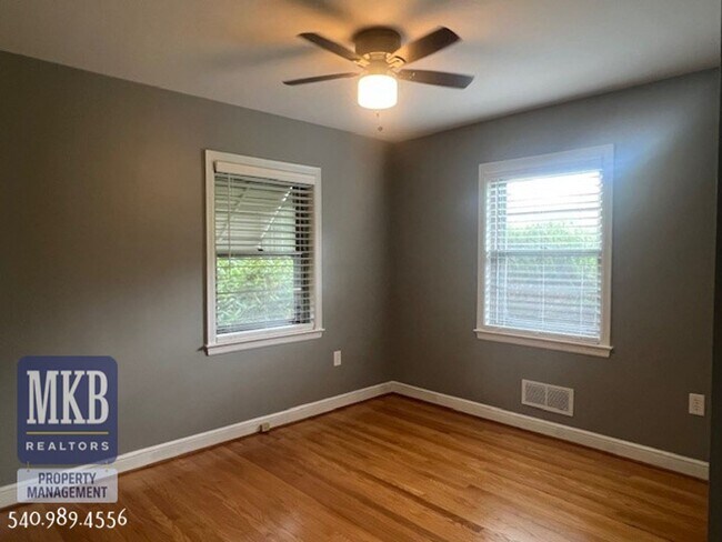 Building Photo - 2-Possibly 3 Bedroom completly remodeled home in Clearbrook
