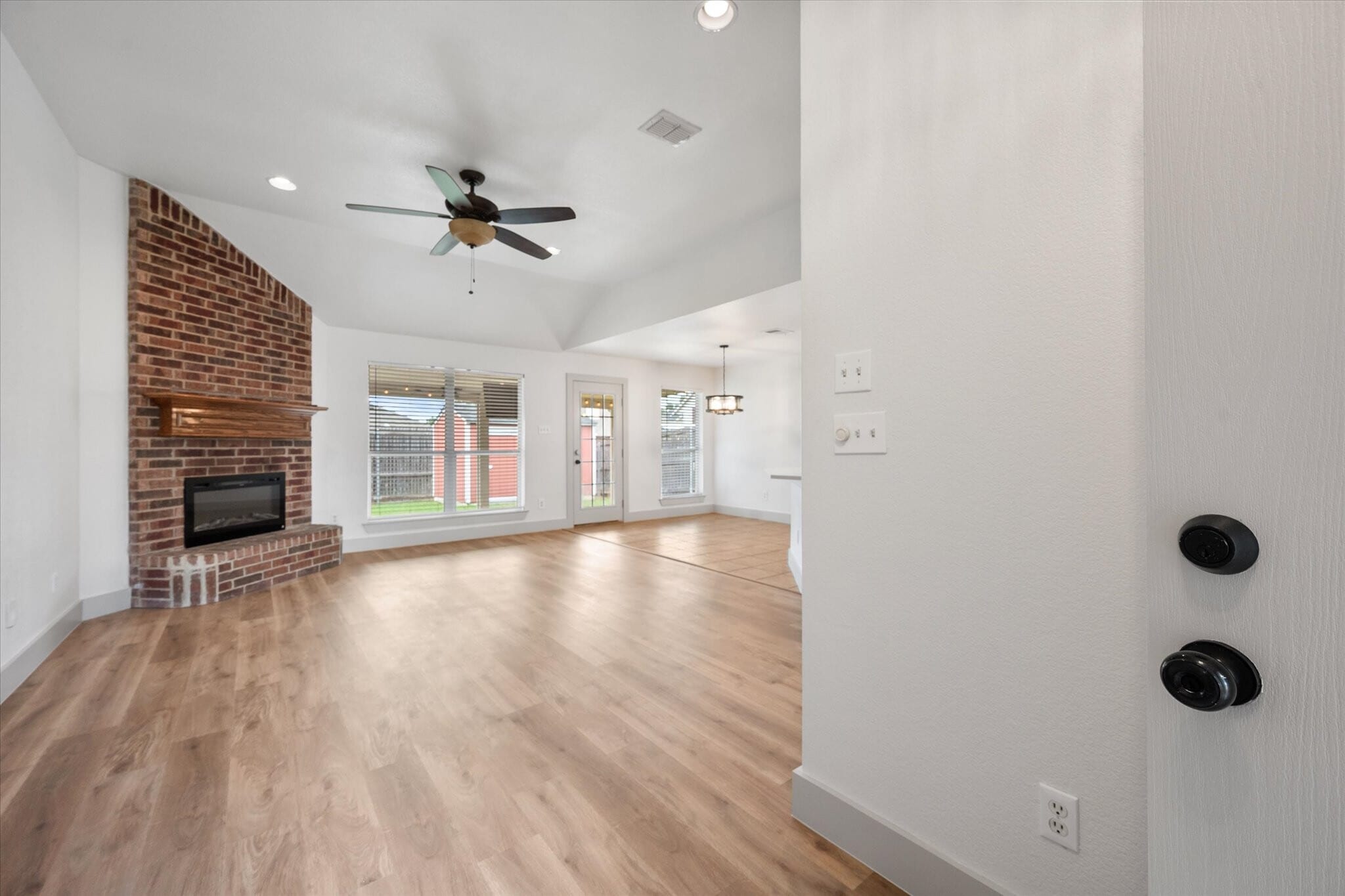 Building Photo - 5021 Bayberry Dr