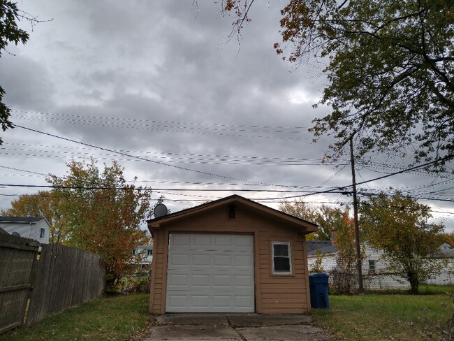 Building Photo - 13972 Marshall Ave