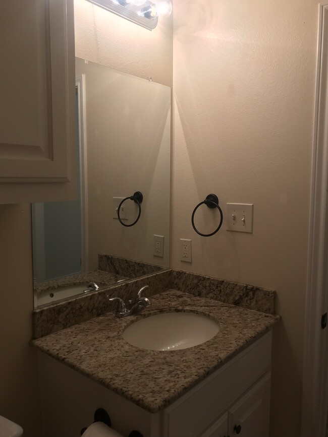 Building Photo - 3933 Riverside Pky