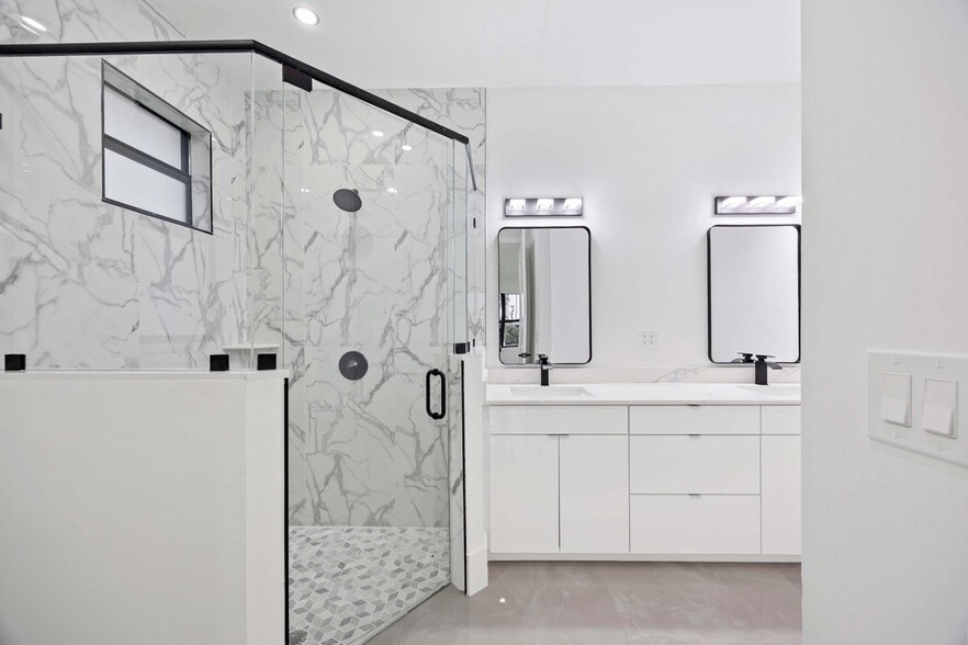 Building Photo - 2504 23rd St W